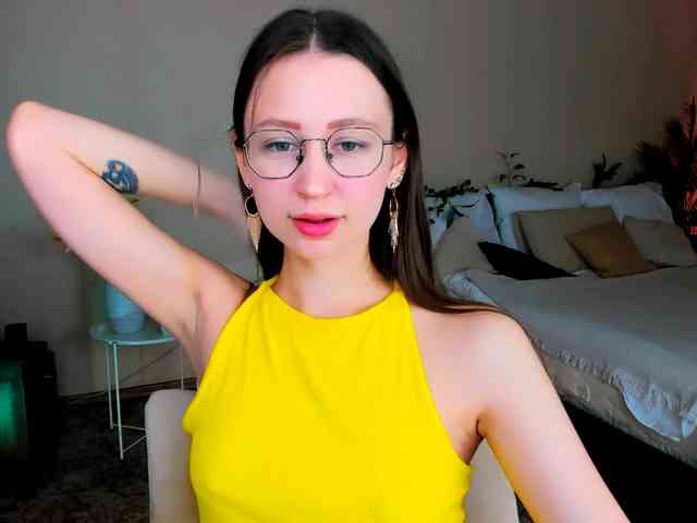 YourLovellyStory webcam