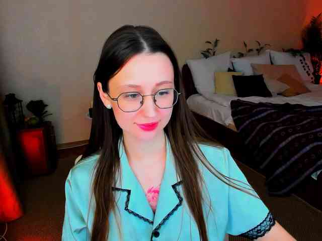 YourLovellyStory webcam