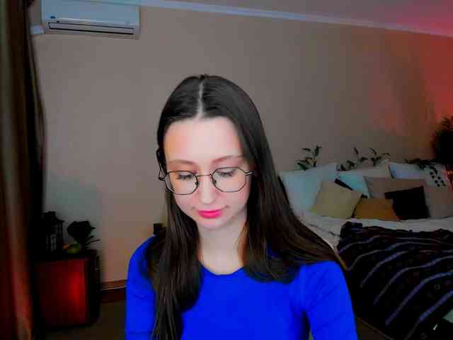 YourLovellyStory webcam