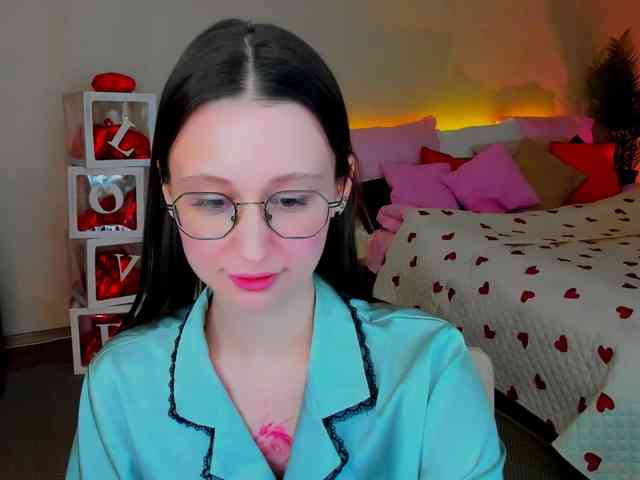 YourLovellyStory Live Webcam on BongaCams