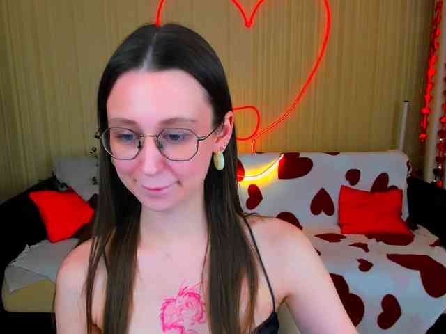 YourLovellyStory webcam