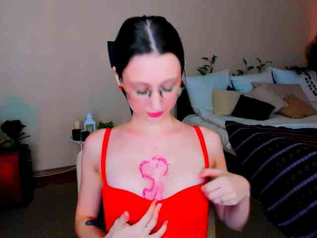 YourLovellyStory webcam