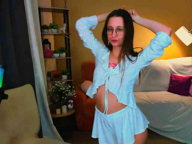 YourLovellyStory webcam