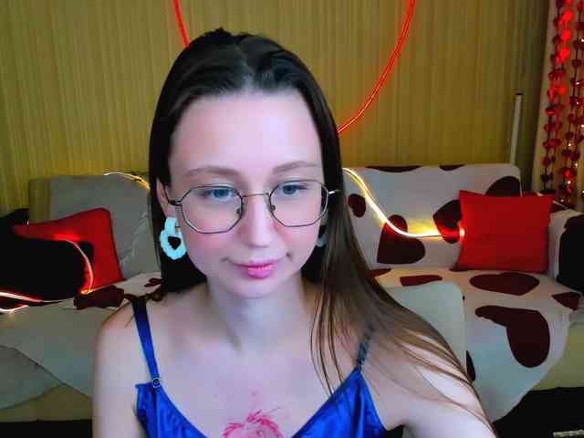 YourLovellyStory webcam