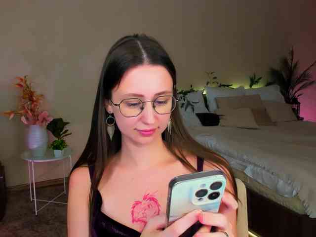 YourLovellyStory webcam