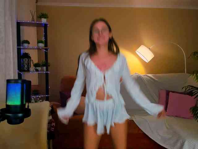 YourLovellyStory webcam