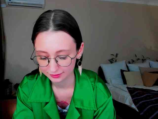 YourLovellyStory webcam