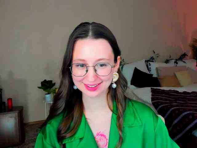 YourLovellyStory webcam