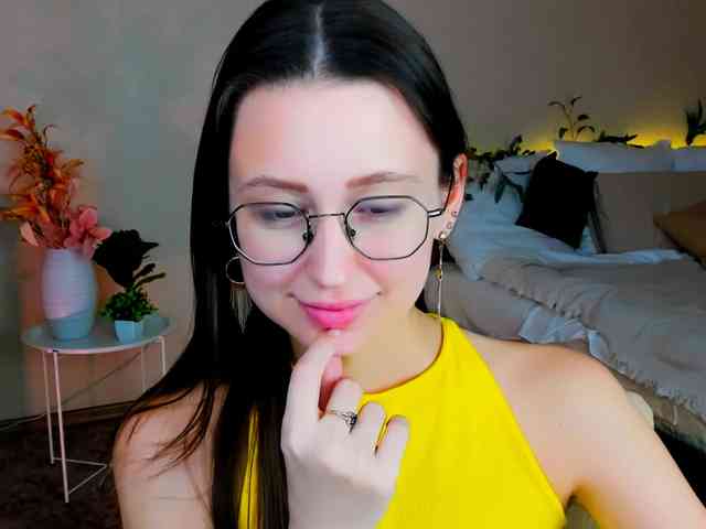 YourLovellyStory webcam