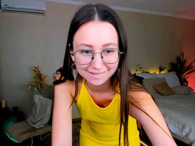 YourLovellyStory webcam