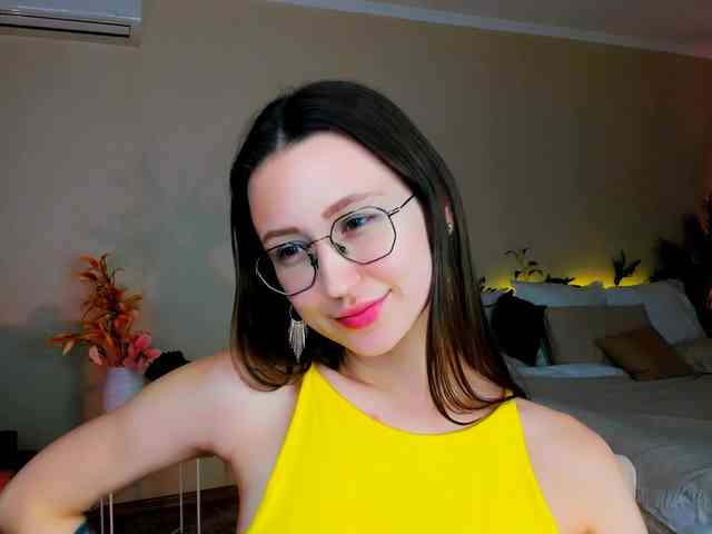 YourLovellyStory webcam