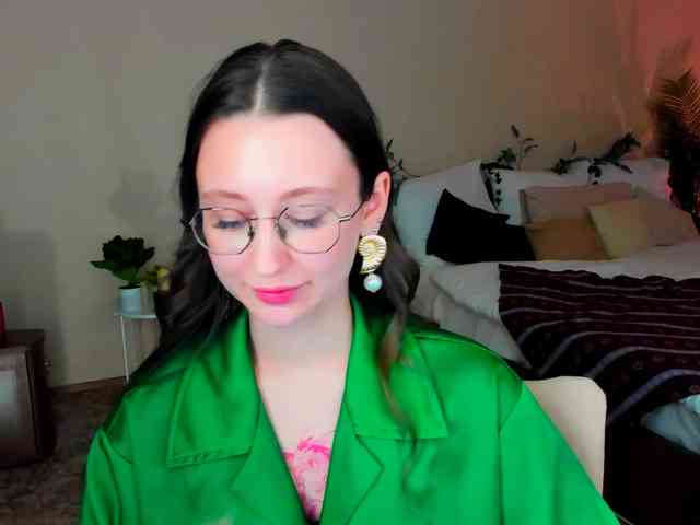 YourLovellyStory webcam