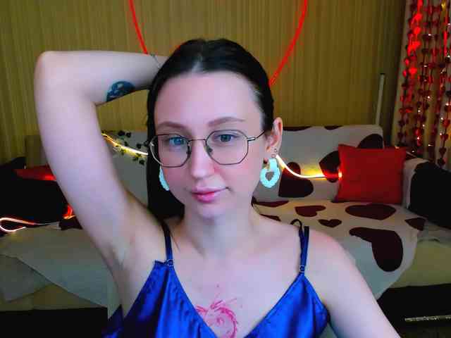 YourLovellyStory webcam