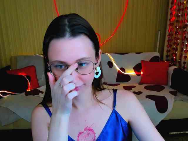 YourLovellyStory webcam