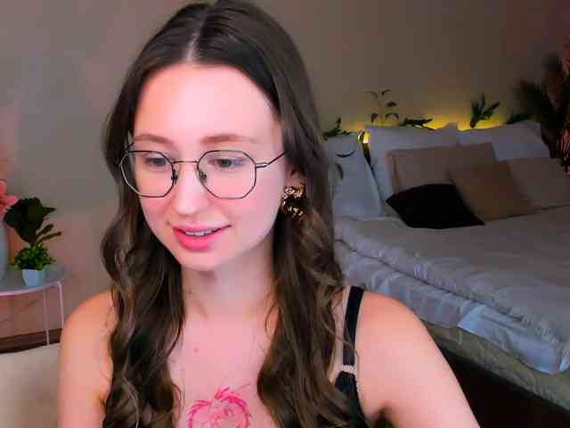 YourLovellyStory webcam