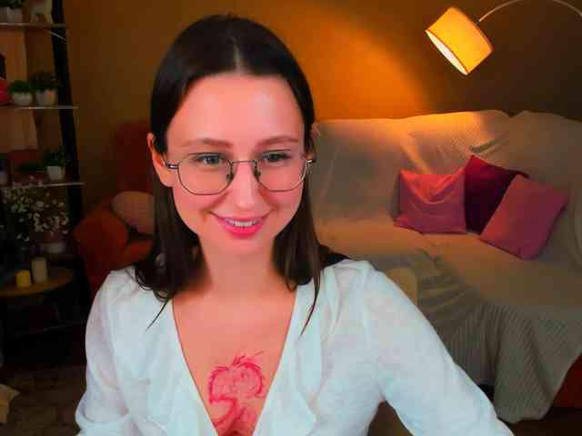 YourLovellyStory webcam