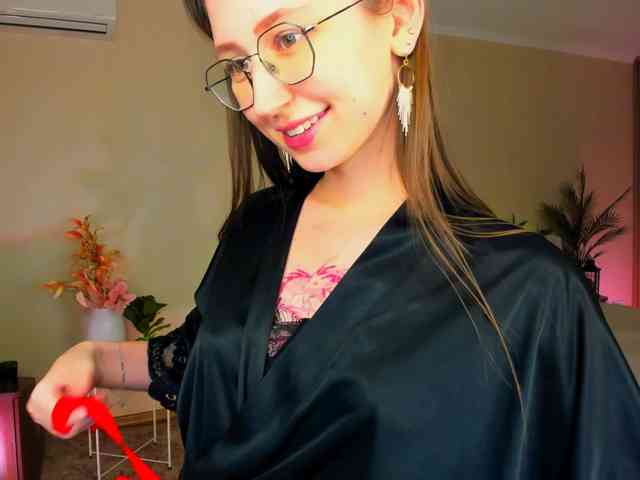 YourLovellyStory webcam