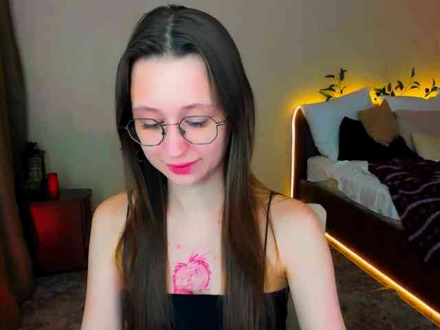 YourLovellyStory webcam