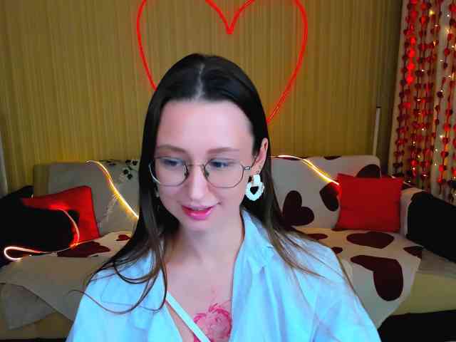 YourLovellyStory webcam