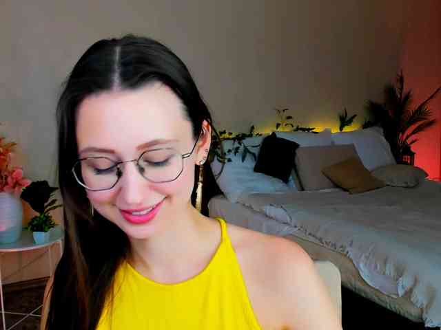 YourLovellyStory webcam