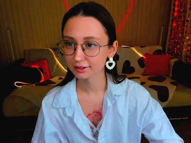 YourLovellyStory webcam