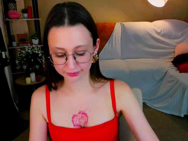 YourLovellyStory webcam