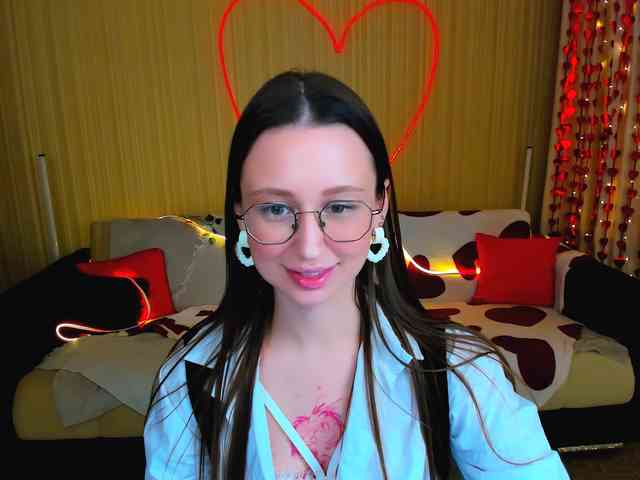 YourLovellyStory webcam