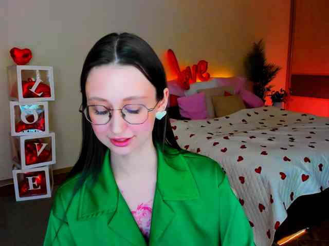 YourLovellyStory webcam