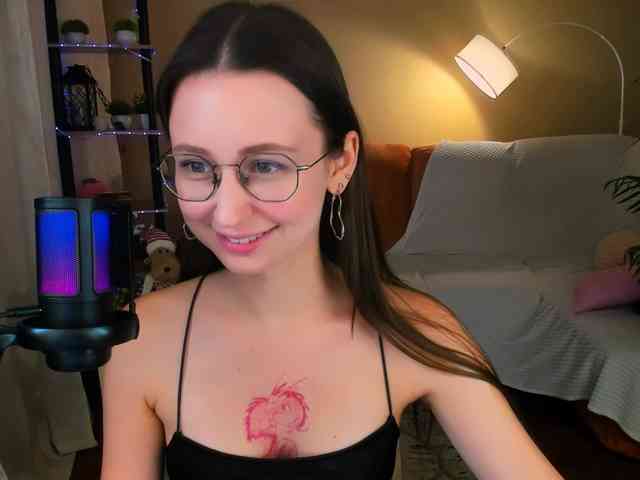 YourLovellyStory webcam