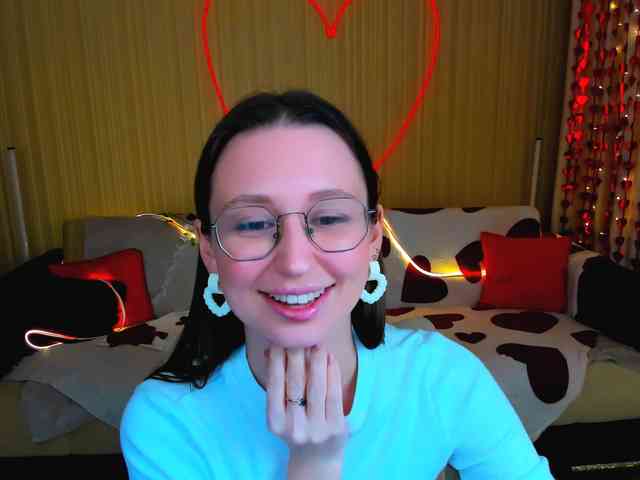 YourLovellyStory webcam