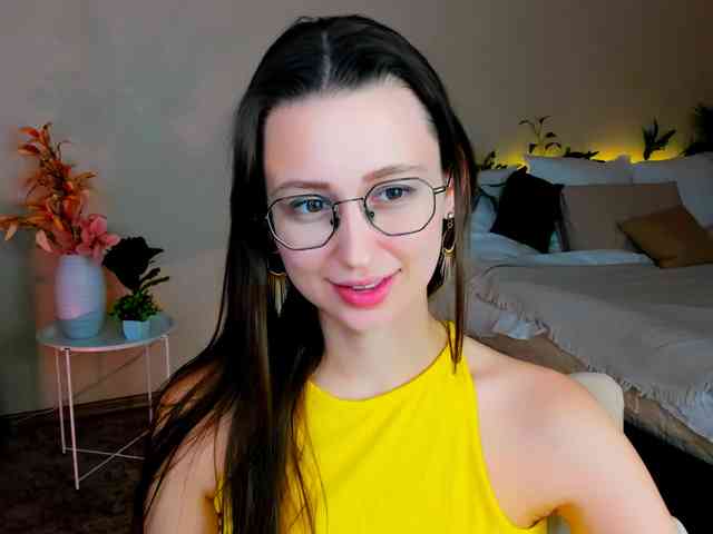 YourLovellyStory webcam