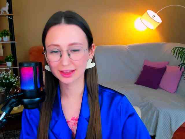 YourLovellyStory webcam