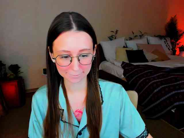 YourLovellyStory webcam