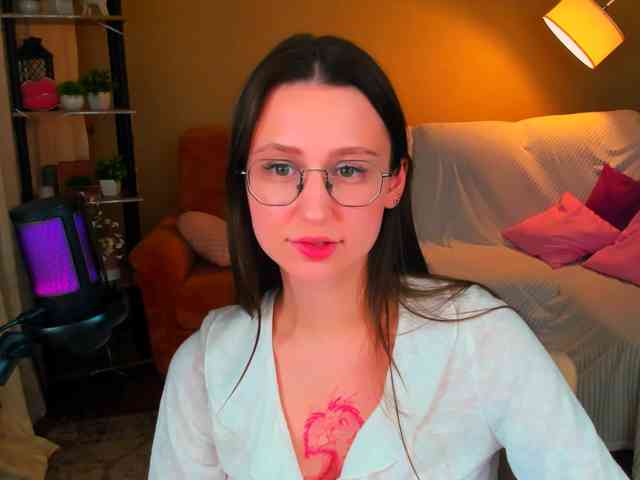 YourLovellyStory webcam