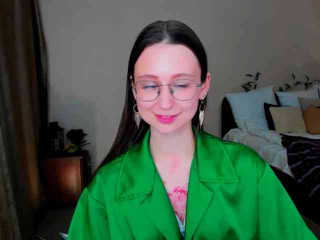 YourLovellyStory webcam