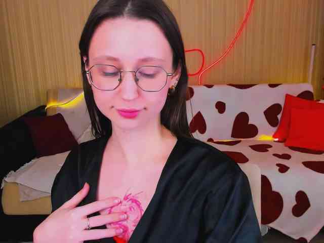 YourLovellyStory webcam