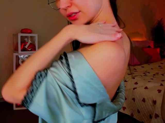YourLovellyStory Live Webcam on BongaCams
