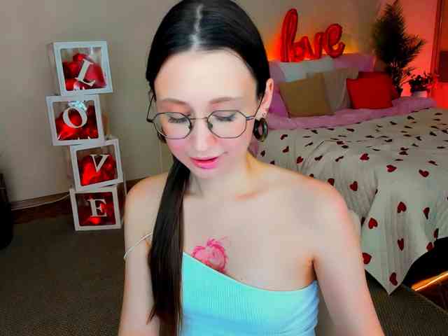 YourLovellyStory webcam