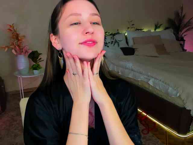 YourLovellyStory webcam