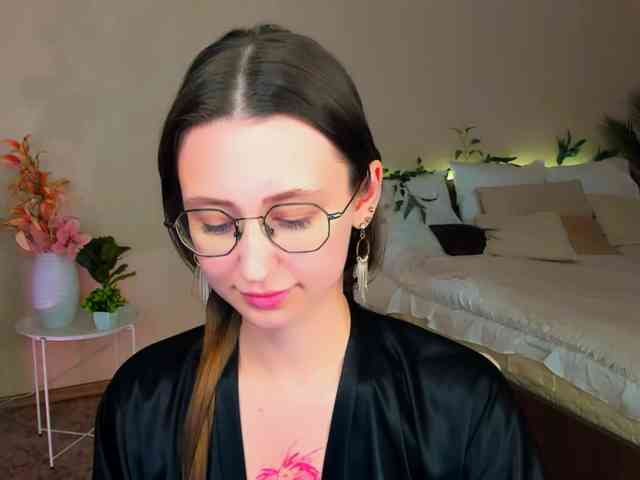 YourLovellyStory webcam