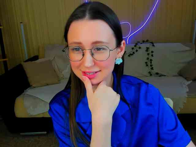 YourLovellyStory webcam