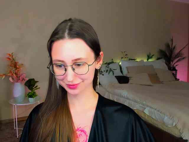 YourLovellyStory webcam