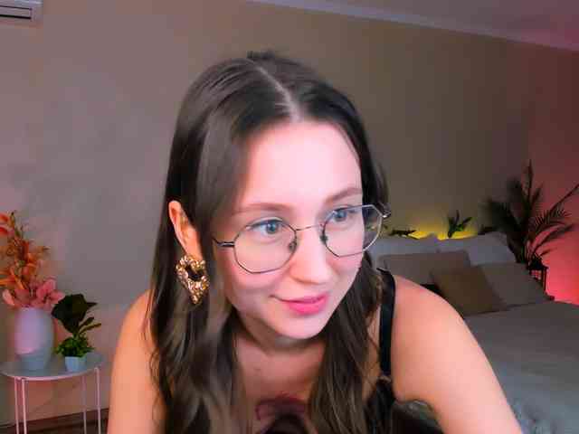 YourLovellyStory webcam