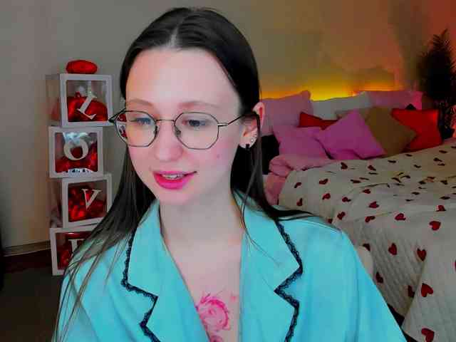 YourLovellyStory webcam