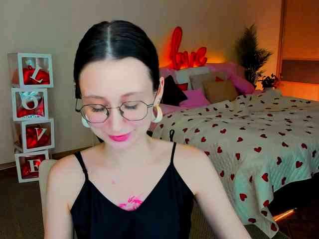 YourLovellyStory webcam