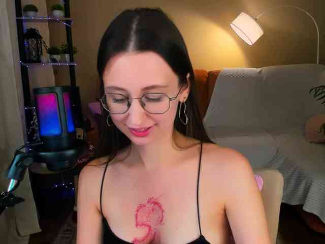 YourLovellyStory webcam