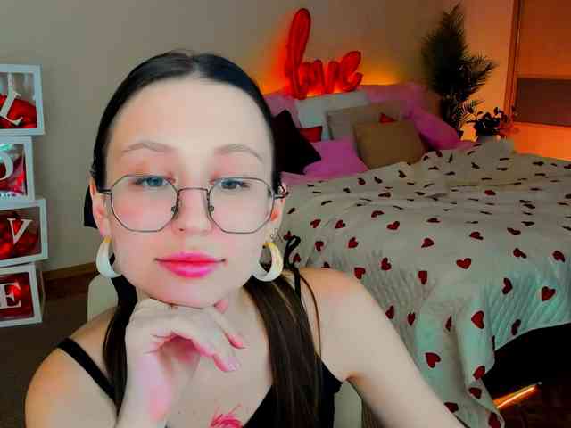 YourLovellyStory webcam