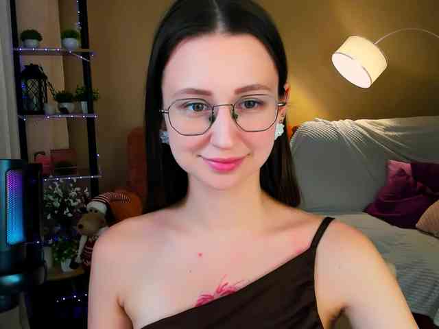 YourLovellyStory webcam