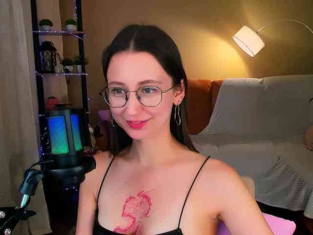 YourLovellyStory webcam