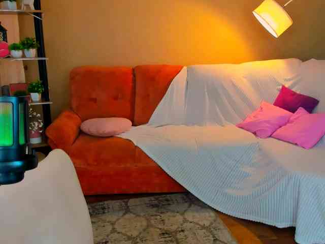 YourLovellyStory webcam